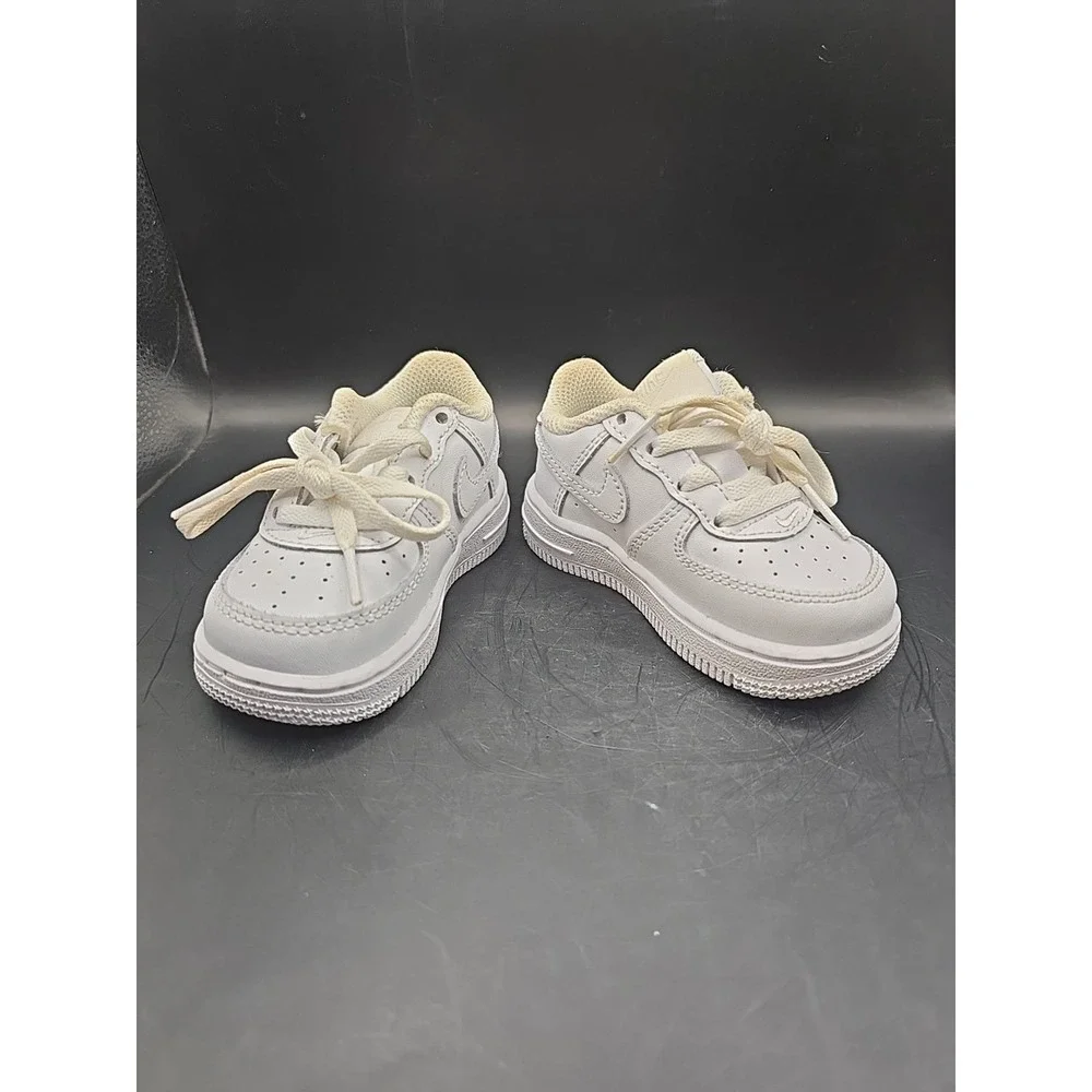 Nike Air Force 1 Baby Size 5 Tripple White.